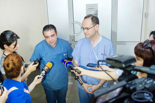 Հայաստանում են կոխլեար ներպատվաստման առաջատար վիրաբույժներ Ակիրա Իշիյաման և Սալբի Ագարակյանը