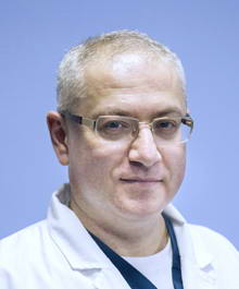 For the first time in Armenia was performed concurrent endarterectomy of both carotid arteries with severe pathologies.