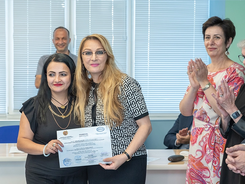 Միջազգային դասընթացի առաջին մասնակիցները հավաստագրեր են ստացել